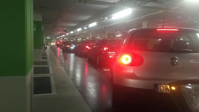 Korek na parkingu Galerii Wroclavia