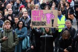 Czarny Protest w Lublinie. Kilkaset osób protestowało na placu Łokietka