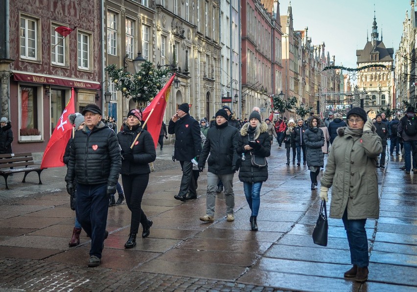 Cały Gdańsk wierzy, że dobro zwycięży! "Nikt nie chciał w tych chwilach być sam. Dlatego tak wszyscy lgnęli do siebie"