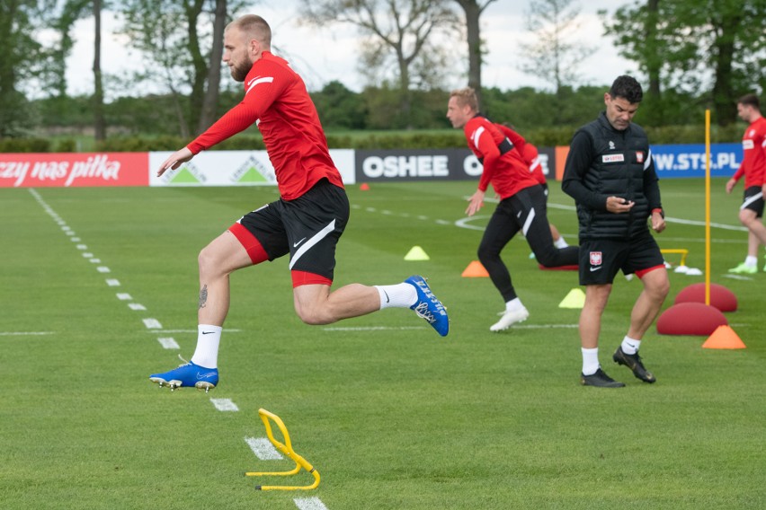 Na porannej sesji treningowej Paulo Sousa zwracał sporą...