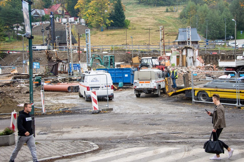 Zakopane. Zniknęła słynna brama wejściowa na perony - jeden z najbardziej rozpoznawalny symboli miasta [ZDJĘCIA]