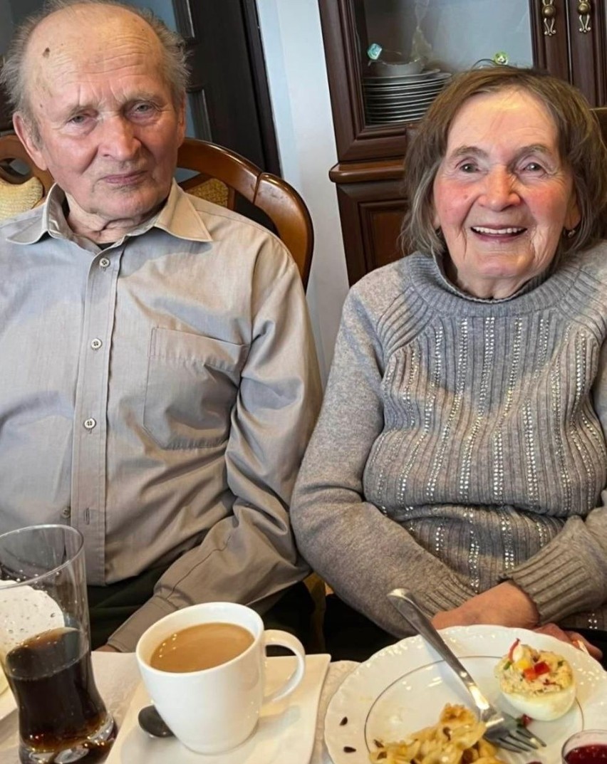 Babcia Tola i dziadek Tadeusz bardzo cieszą się z wizyty...
