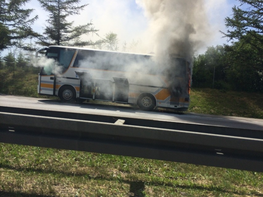 Pożar autobusu na obwodnicy Trójmiasta.  [ZDJĘCIA]