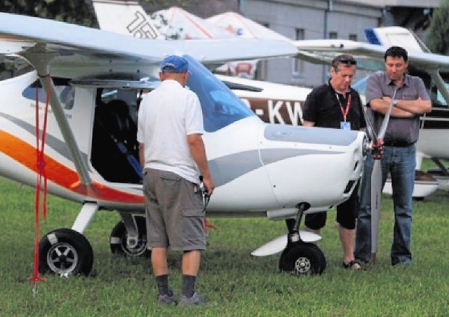 Najstarszym i najbardziej znanym lotniskiem na Mazurach jest Kętrzyn-Wilamowo. Swoją siedzibę ma tam Aeroklub Krainy Jezior, organizator m.in. Międzynarodowego Rajdu po lotniskach Warmii i Mazur.