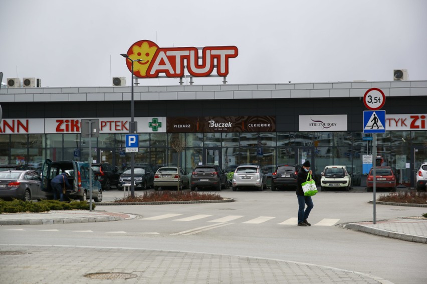 Kraków. Rozpoczęła się rozbudowa centrum handlowego Atut na Ruczaju [ZDJĘCIA]