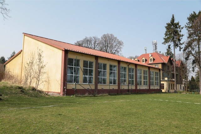 Sala gimnastyczna w szkole podstawowej nr 72 przy ul. Modrzewiowej.