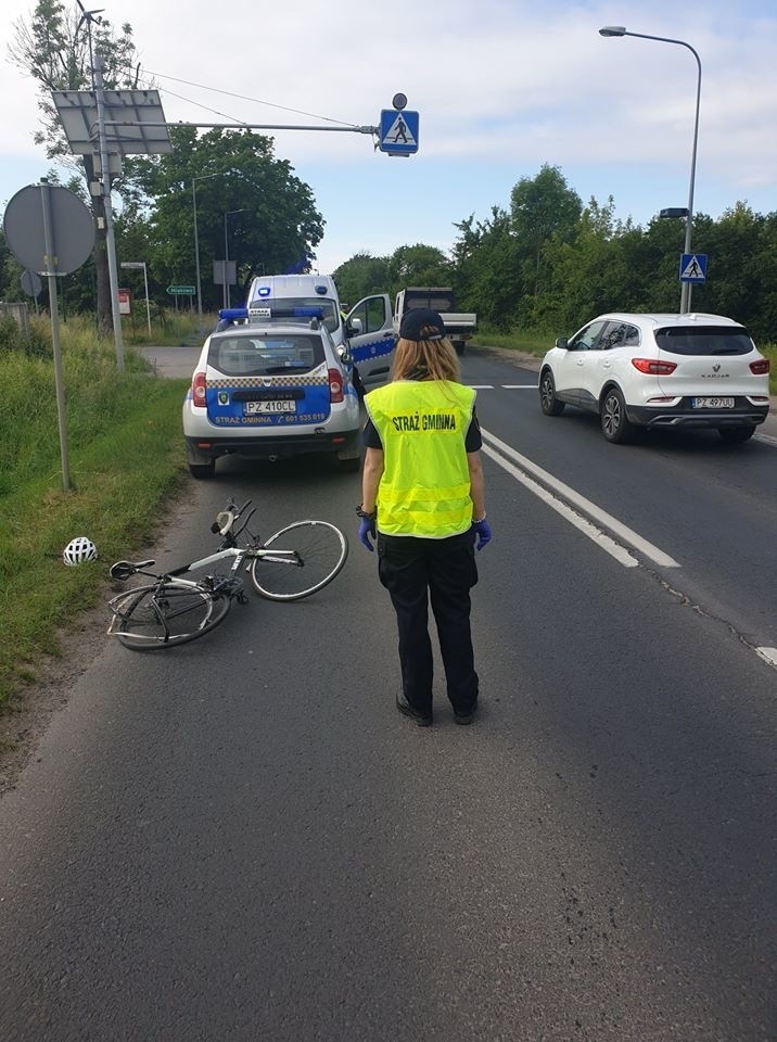 Potrącenie rowerzysty w okolicach Czerwonaka. Policja wyjaśnia okoliczności wypadku