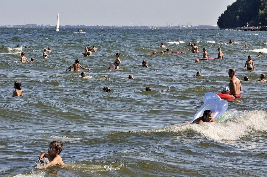 Tłumy na trójmiejskich plażach [ZDJĘCIA]