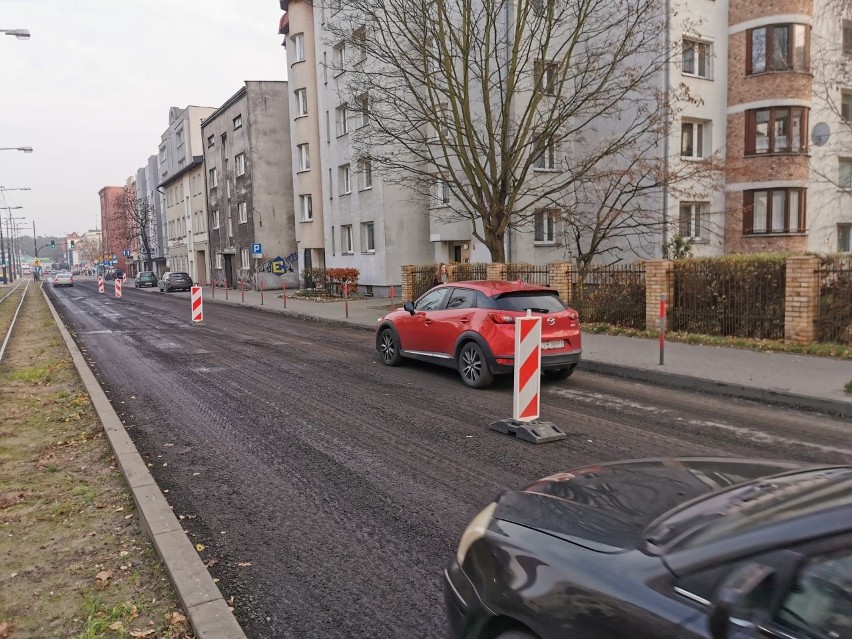 Jeszcze do piątku na ulicy Broniewskiego (na odcinku od...