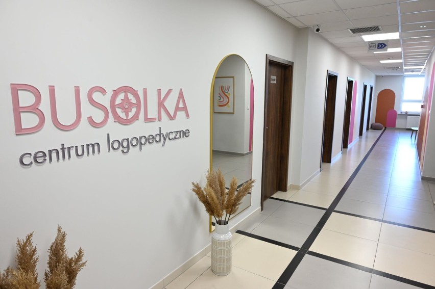 Nowoczesne Centrum Logopedyczne Busolka działa w Świętokrzyskim Centrum Medycznym Artmedik w Kielcach. Zobacz film i zdjęcia