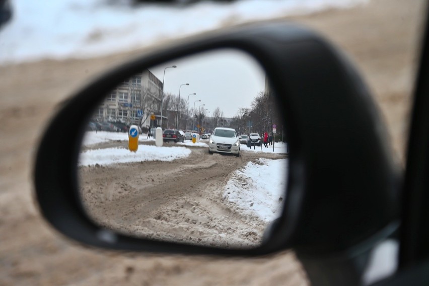 Nieodśnieżone ulice we Wrocławiu