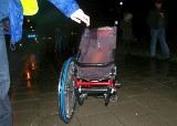 51-latka volkswagenem potrąciła na przejściu dziewczynkę na wózku inwalidzkim 