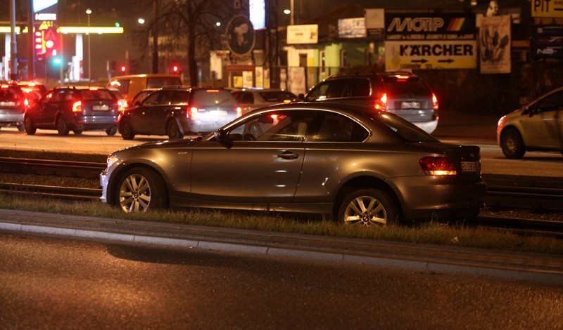 BMW na torowisku na al. Włókniarzy