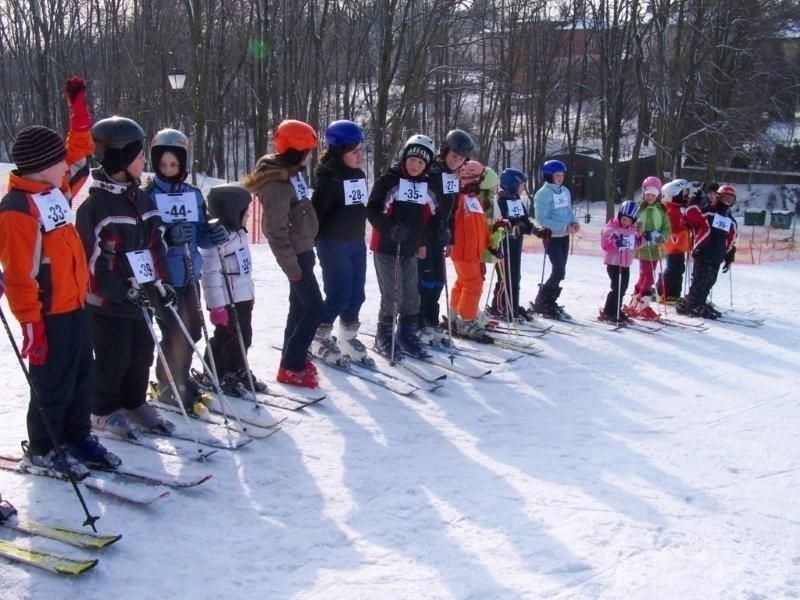 Zawody narciarskie w parku Piszczele