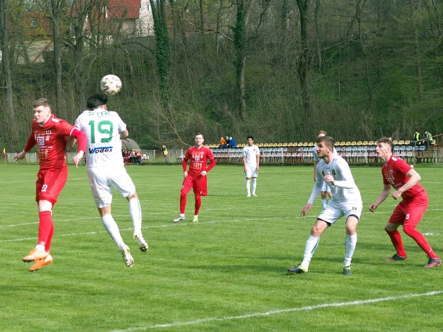 Stal II Stalowa Wola (białe stroje) z Pruchnika wywozi tylko jeden punkt.