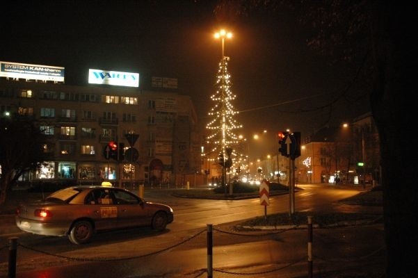 Choinka na placu Dmowskiego w Bialymstoku