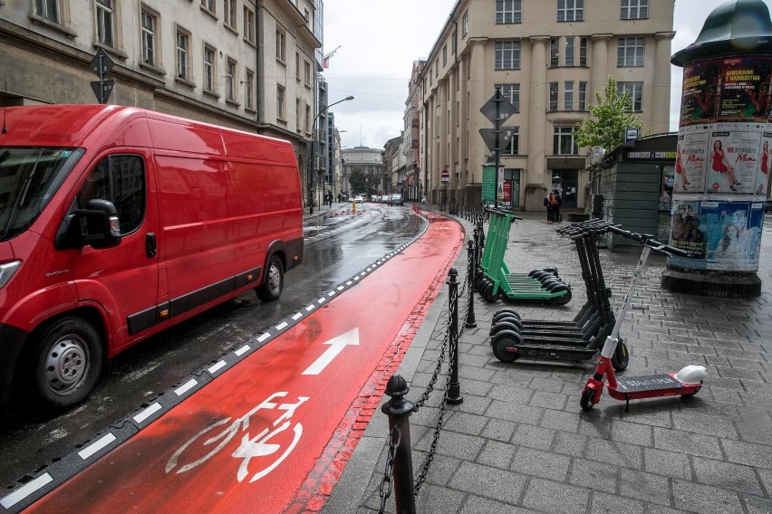 Kraków. Kierowcy grożą blokadą dróg. Urzędnicy przekonują, że gdyby nie wprowadzane zmiany, to doszłoby do paraliżu komunikacyjnego