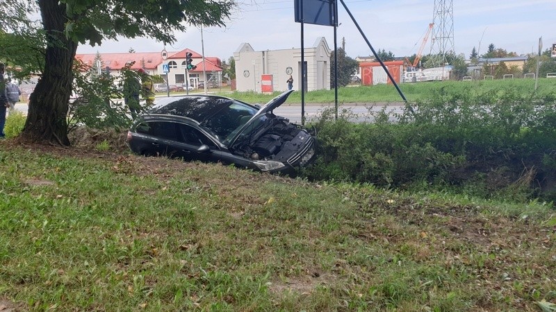 Do zderzenia dwóch samochodów doszło dzisiaj o godz. 11.30...