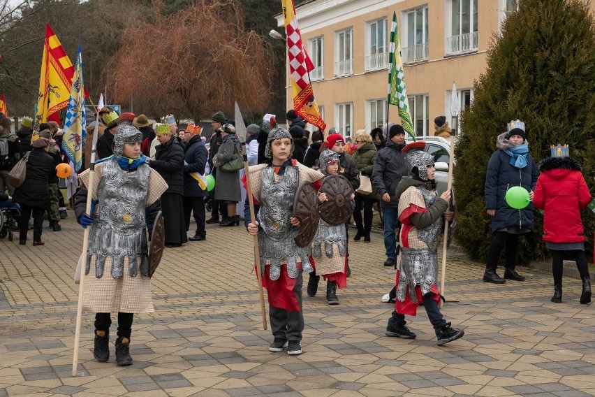 W poniedziałek ulicami Pionek przeszedł Orszak Trzech Króli...