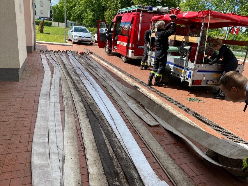 Pożar lasu. Strażacy z powiatu gdańskiego brali udział w ćwiczeniach. Zagrożenie pożarem jest realne - przestrzegają leśnicy |ZDJĘCIA