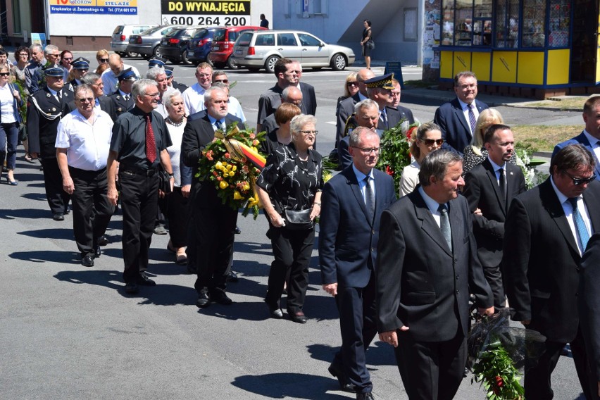 Pogrzeb Piotra Sollocha, byłego burmistrza Krapkowic. Żegnały go tłumy mieszkańców 