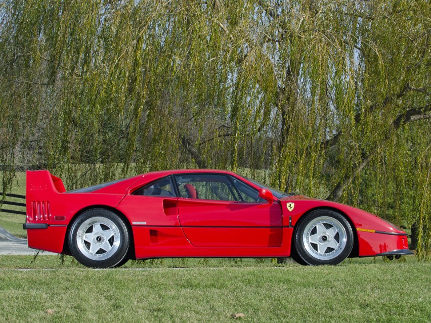 Ferrari F40...