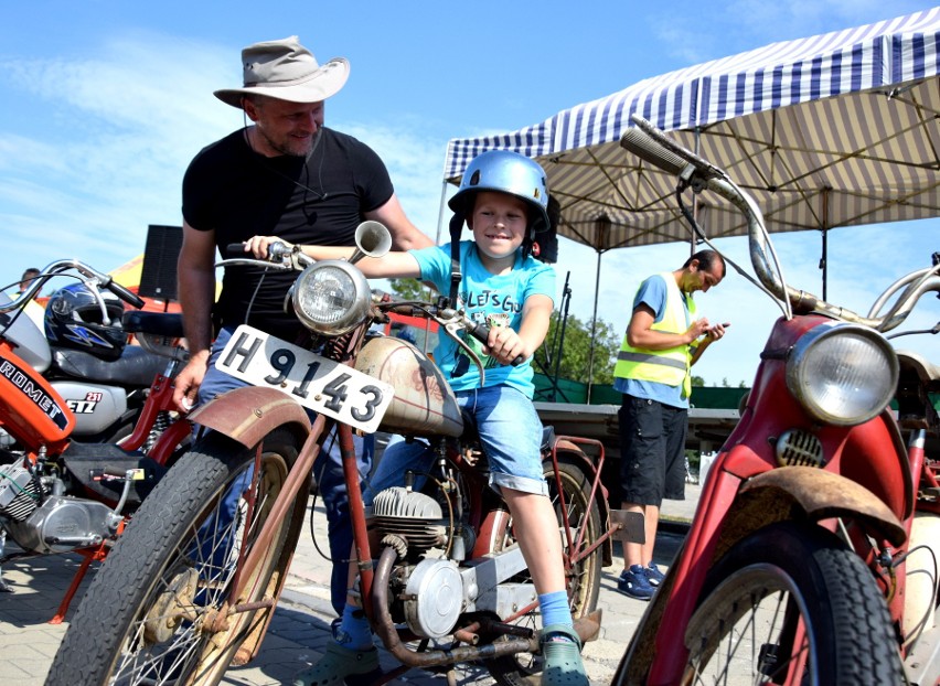 Grębów. Zjazd starych motocykli. "Najpiękniejsze w nich jest ryzyko" [ZDJĘCIA]