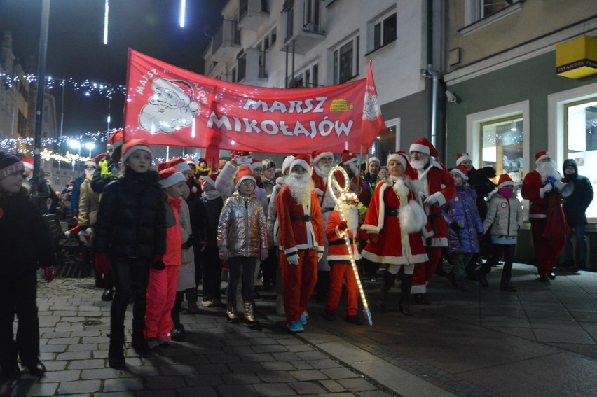 Ulicami Opola przeszedł dziś (3 grudnia) barwny Marsz...