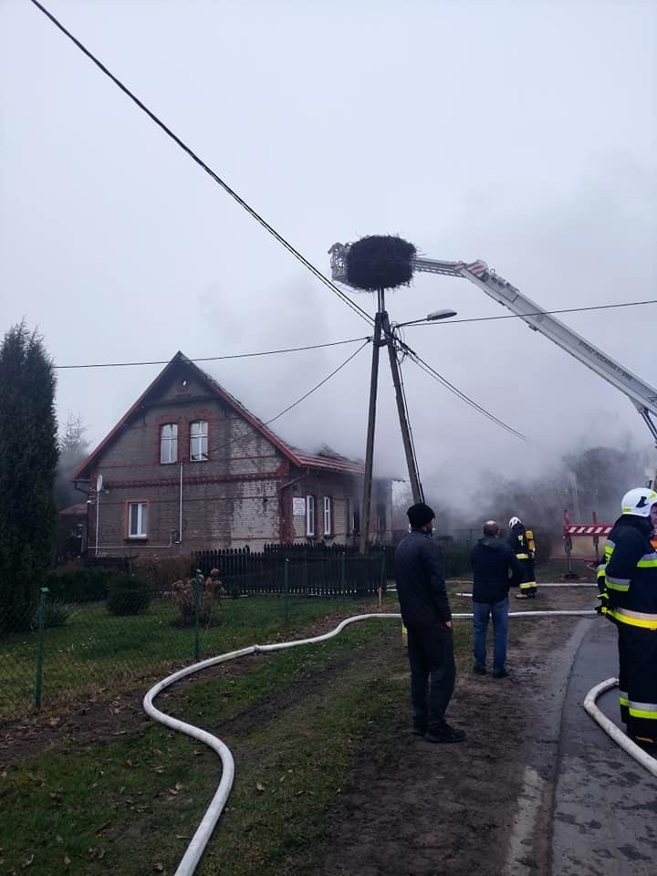 Pożar w domu w Gostkowie wybuchł w środę 17 listopada rano....