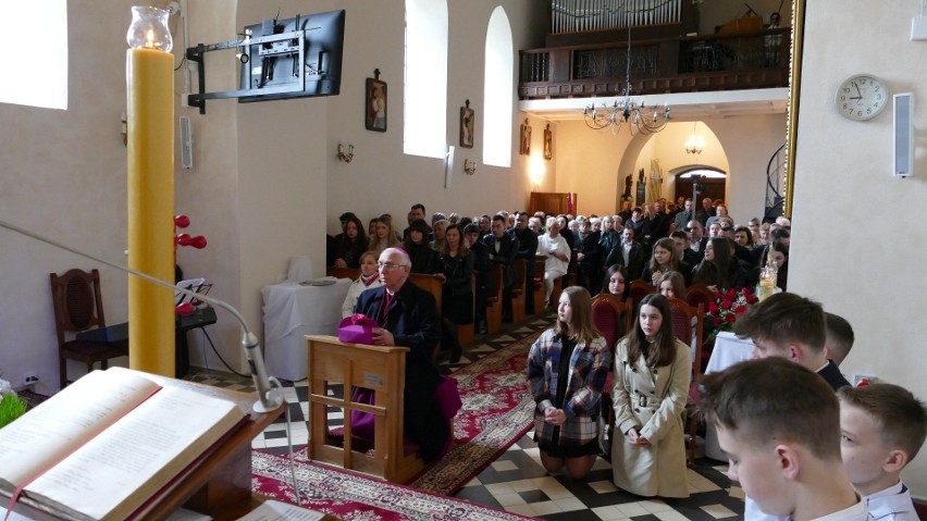 Wprowadzenie relikwii świętej siostry Faustyny w Dąbrowie z udziałem arcybiskupa. Zobaczcie zdjęcia