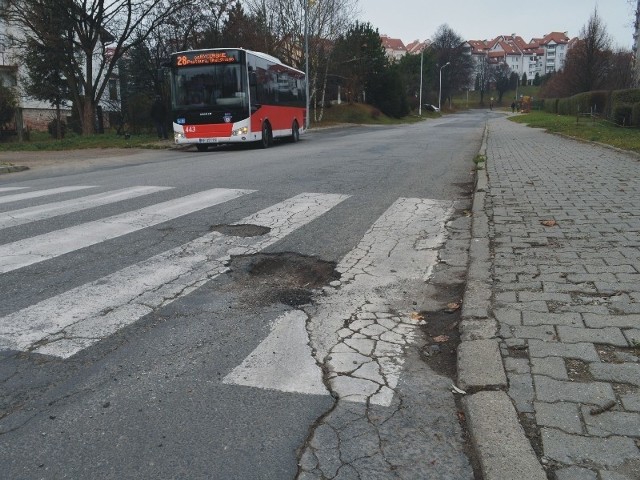 Nawierzchnia ul. Bielskiego w Przemyślu jest w fatalnym stanie.