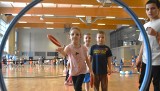 Najpierw trzeba zaszczepić miłość do sportu wśród dzieci. Miniolimpiada dla przedszkolaków w Oświęcimiu. WIDEO