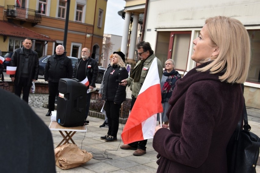„Niepodległa do Hymnu” w Tarnowie. Mieszkańcy wspólnie zaśpiewali Mazurka Dąbrowskiego