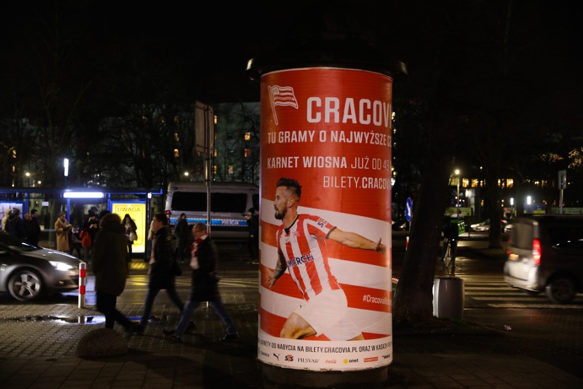 Derby Krakowa 2020. Kibice Cracovii szykują się do meczu z Wisłą Kraków [ZDJĘCIA]