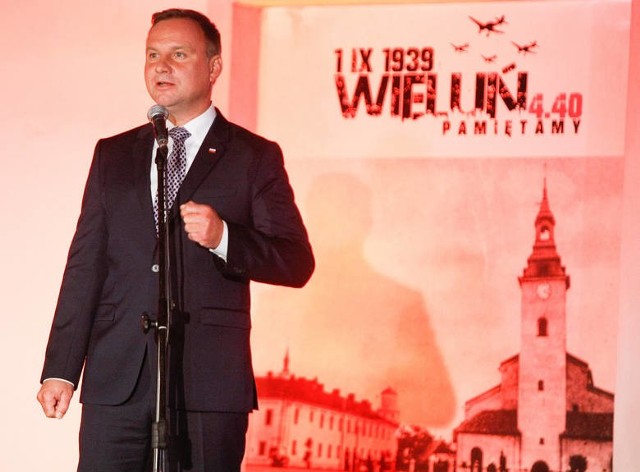 Prezydent Andrzej Duda gościł już na wieluńskich obchodach w 2017 r.