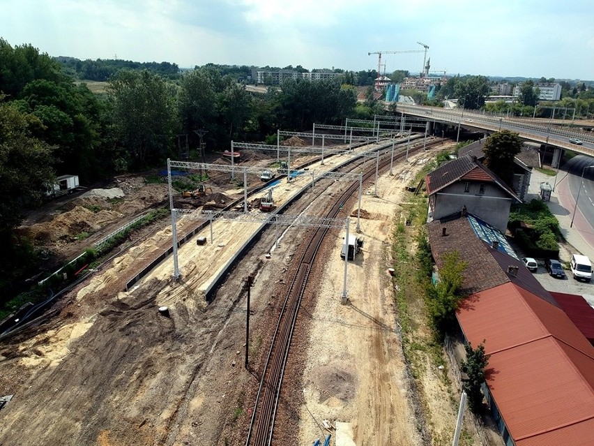 Zobacz, jak się zmienia stacja kolejowa Kraków Bonarka [ZDJĘCIA]