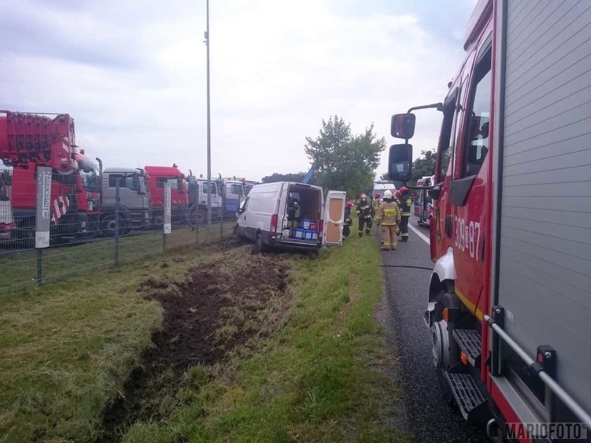 W Dąbrowie pod Opolem dostawcze iveco, zjechało jezdni i...