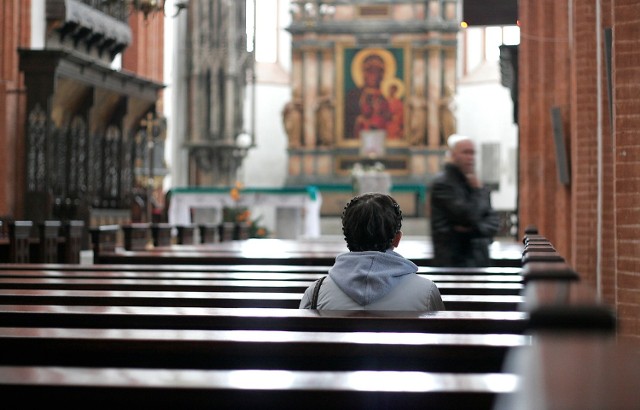 Może rzeczywiście sprawdzają się prognozy, że zmiana w Kościele katolickim będzie już niedługo oznaczała mniej ludzi i silniejszą wiarę