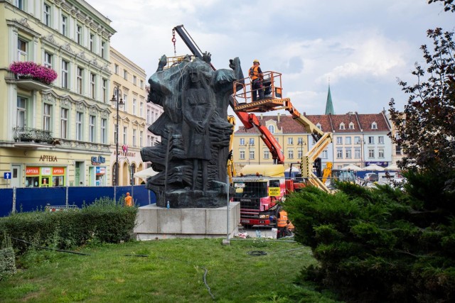 Zgodnie z zapowiedziami bydgoskich władz, Pomnik Walki i Męczeństwa został przeniesiony w nowe miejsce. 