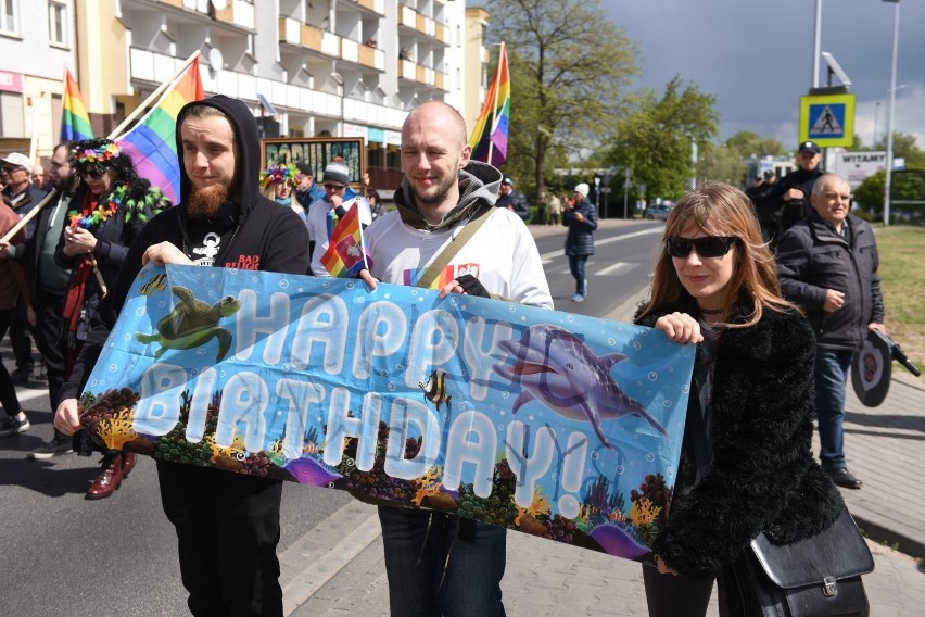 Protest pod Radiem Maryja w Toruniu: "Na drugi koniec tęczy...