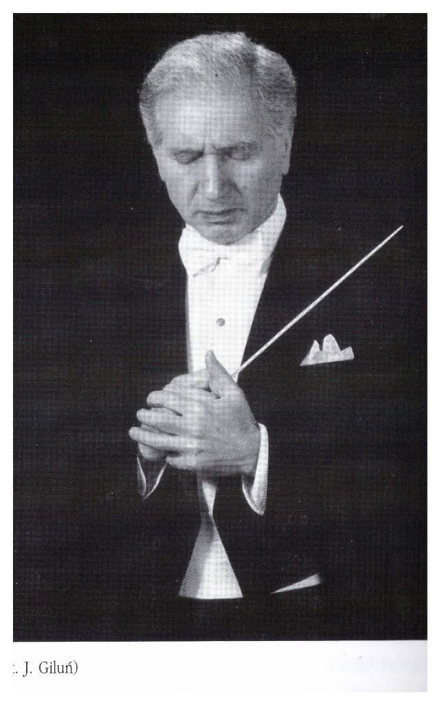 Robert Satanowski kierował Filharmonią Poznańską w latach 1961-63, a Operą  Poznańską  w latach 1963-69