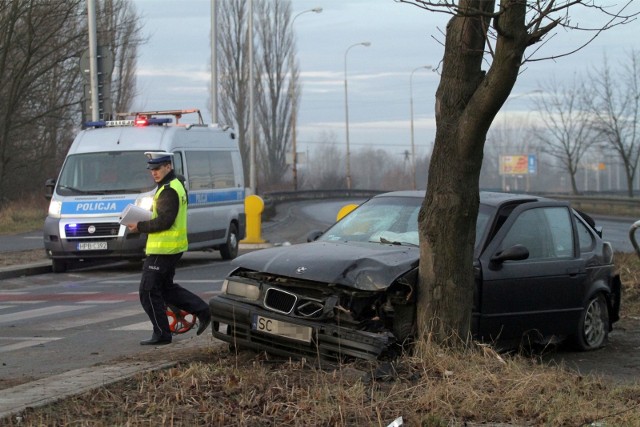 18-24-latkowie. Ta kategoria wiekowa kierowców od lat wypada fatalnie w statystykach.