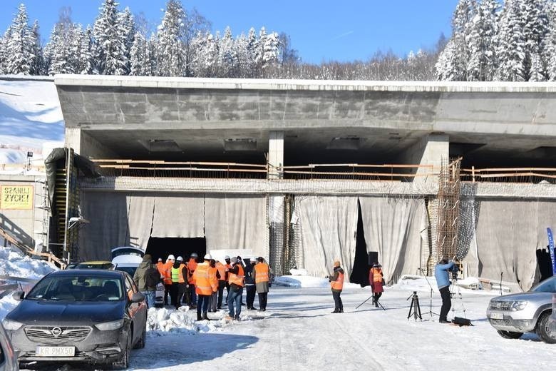 Budowany od 4 lat tunel ekspresowej zakopianki (pod masywem...