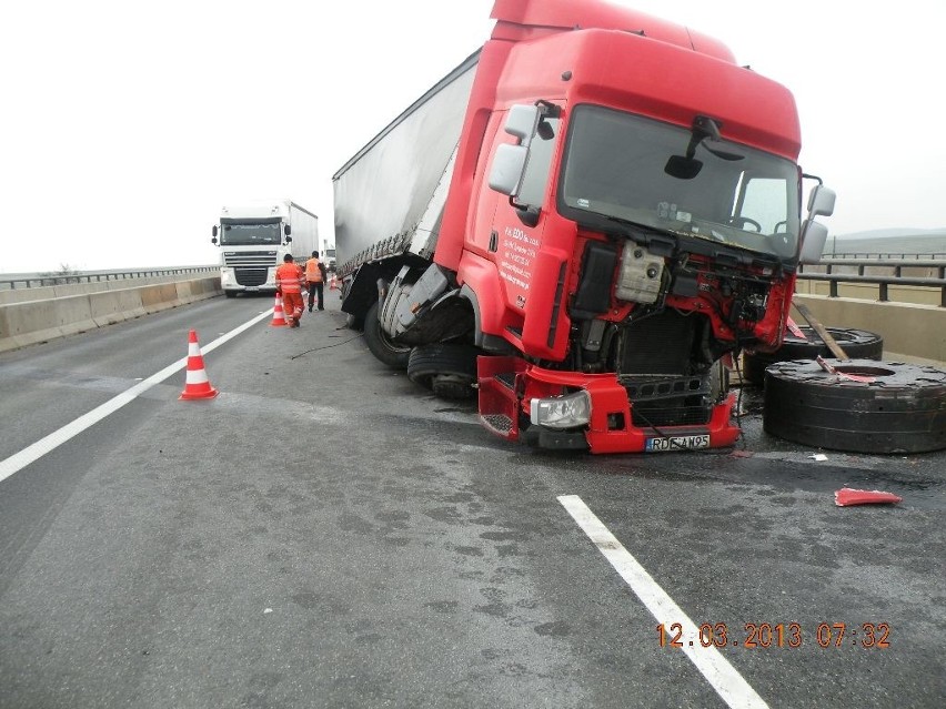 Wypadek ciężarówki na autostradzie A4 na Górze św. Anny