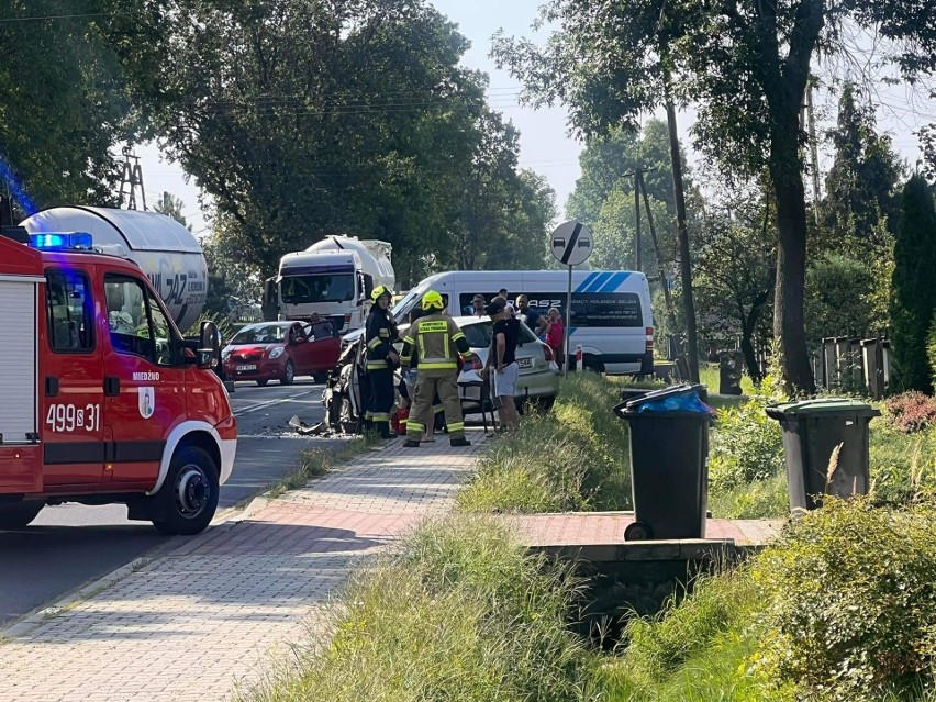 Zobacz kolejne zdjęcia. Przesuwaj zdjęcia w prawo - naciśnij...