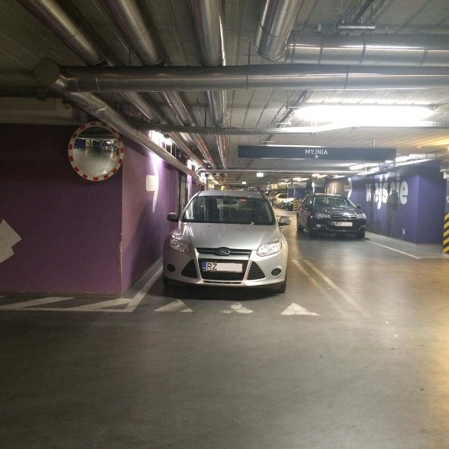 Rzeszów, parking Millenium Hall.