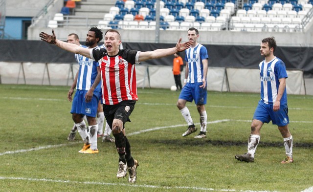 21.11.2015 rzeszow stal rzeszow resovia rzeszow 2:1 derby iii liga lubelsko podkarpacka fot krzysztof kapica