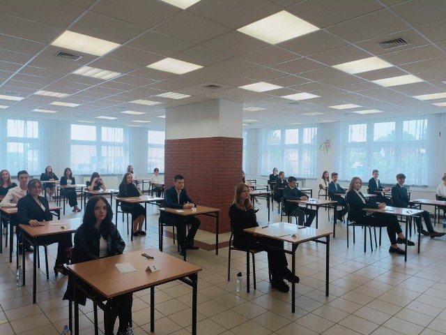 Egzamin ósmoklasisty w Szkole Podstawowej numer 2 w Szydłowcu.