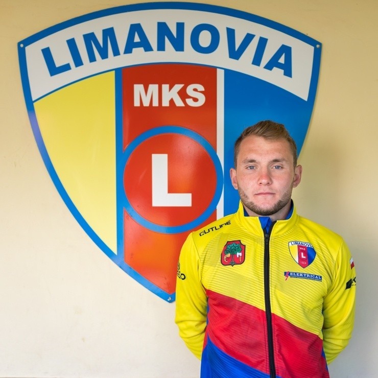 Kamil Palacz ma 22 lata, jest napastnikiem Limanovii