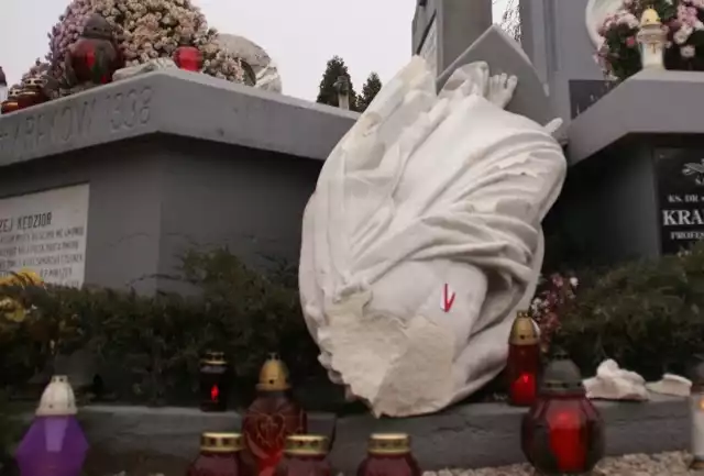 Figura na grobie Andrzeja Kędziora  została zniszczona w nocy z piątku na sobotę. Wiele wskazuje na to, że nie był to zwykły akt wandalizmu.